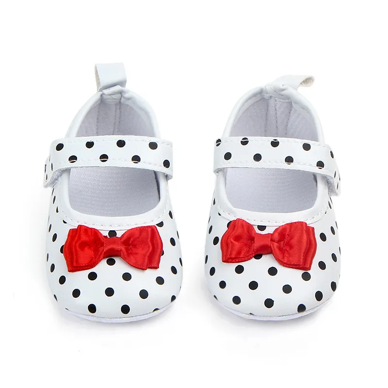 Обувь Bebe в горошек для малышей Первые ходунки Обувь для новорожденных на мягкой подошве с бантом Младенцы Обувь принцессы для девочек