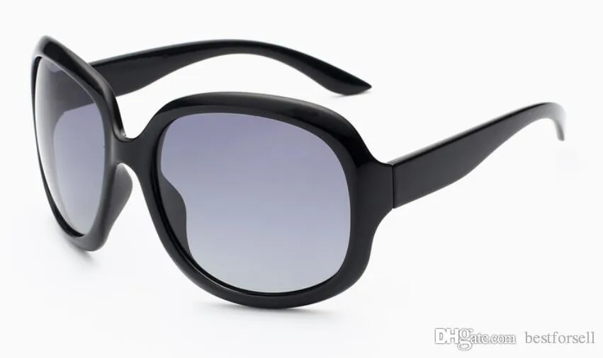 Fashion surdimensionnée Sunglasses Femmes Vintage Design Sun Glasses Outdoor UV400 Shades High Quality Big Frame Eyewear pour les femmes avec des étuis 2657