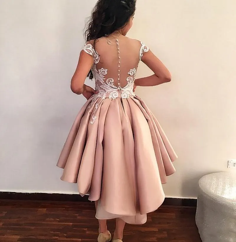Arabic Sheer Cap Sleeves Satin High Low Prom Dresses Tulle Lace Applique Ruched Women's Formal Party Evening Dresses With Buttons