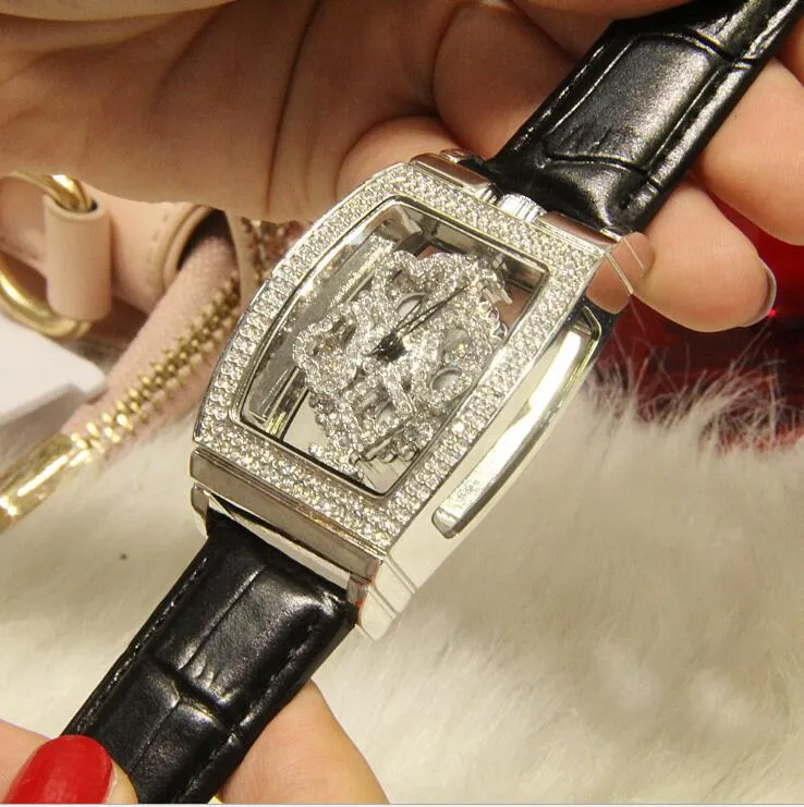 新しい本物の女性の時計ダイアモンドラストレザーベルトクォーツ防水性パーソナリティファッションタイド女性ウォッチ2264
