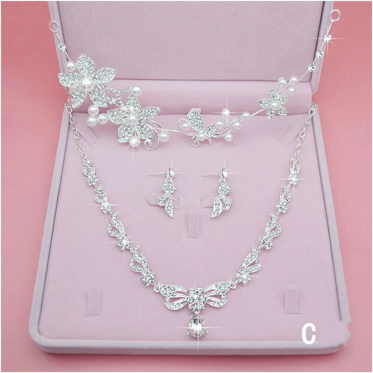 Fashion Luxury Bridal Jewelry Rhinestone Pearl Necklace Crown Earrings Wedding Dresses Cheap Wedding Accessories Three Pieces Fast Shipping