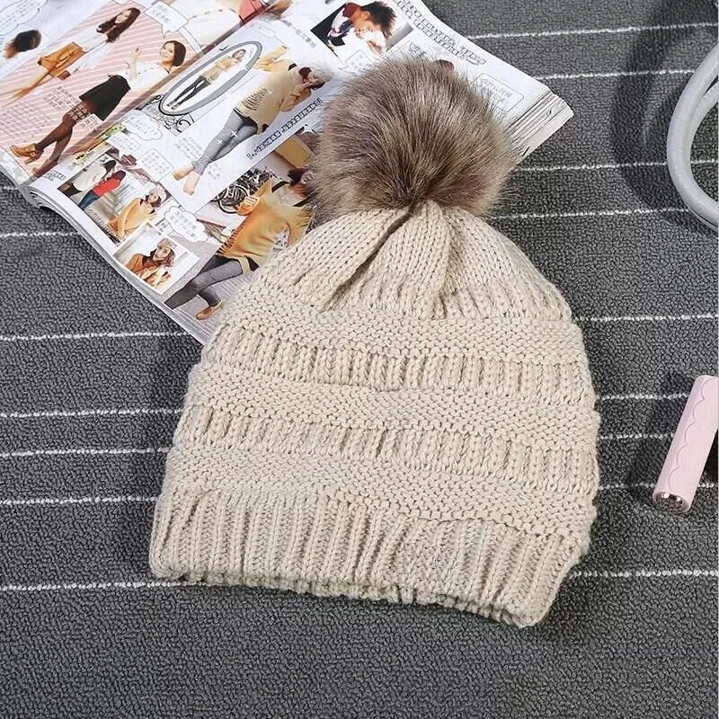 Marque hiver chaud plus épais doux extensible câble bonnets chapeaux femmes fausse fourrure Pom Pom tricoté Skullies Caps263w