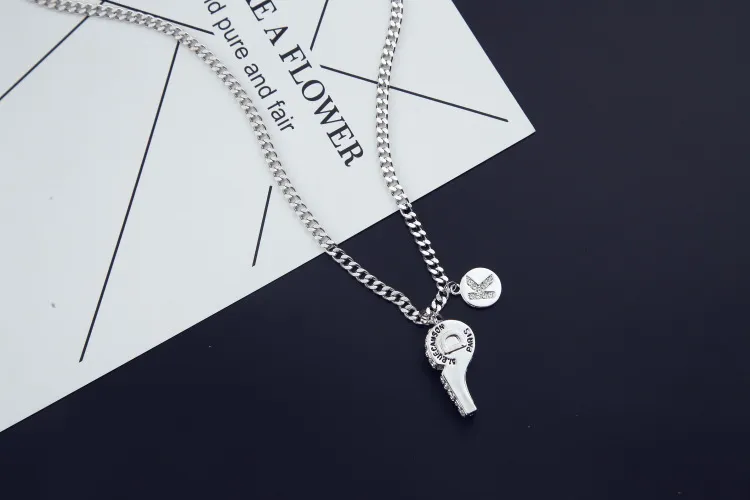 Nouvelle tendance coréenne diamant sifflet pendentif pull chaîne sifflet collier femme bijoux tempérament mode bijoux long collier280c