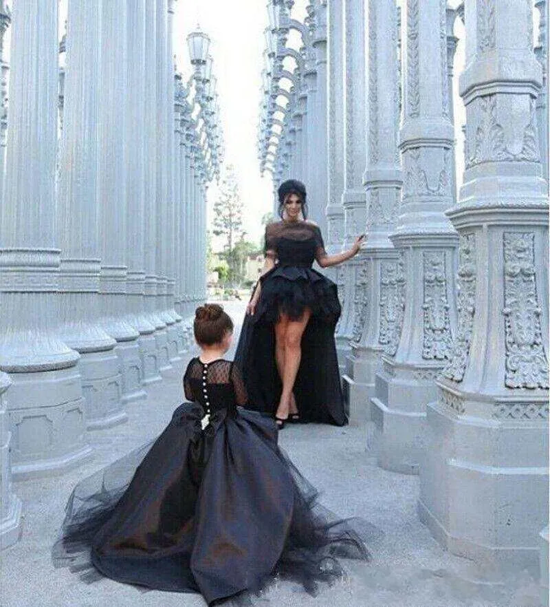 2019 Uzun Kollu Küçük Kızlar Pageant elbise Siyah Yüksek Düşük Jewel Çiçek Kız Gençler Için Elbiseler Resmi Komünyon Elbiseler