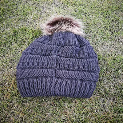 Marque hiver chaud plus épais doux extensible câble bonnets chapeaux femmes fausse fourrure Pom Pom tricoté Skullies Caps263w