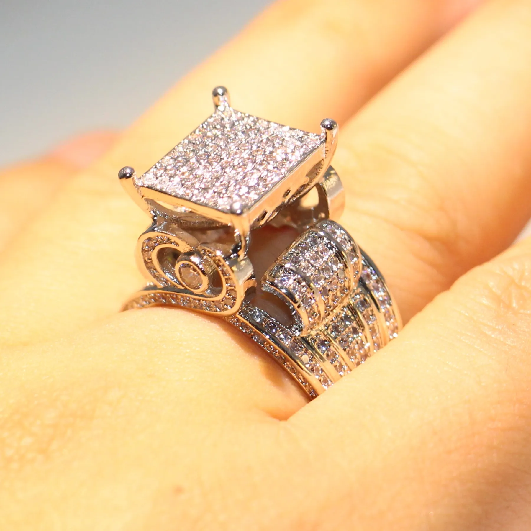 Espumante jóias de luxo alta qualidade 925 prata esterlina preenchimento pave branco safira cz diamante coruja anel festa feminino casamento banda ri253f