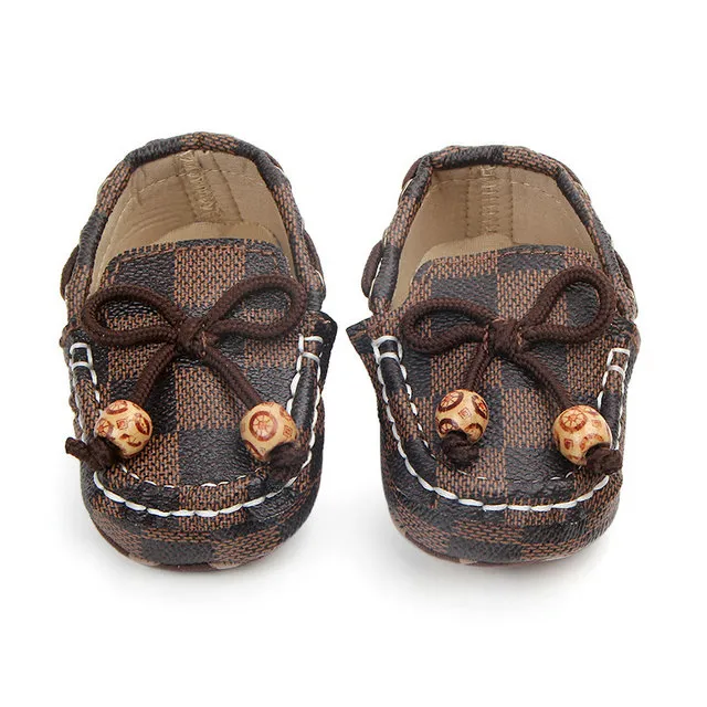 Newborn Baby Shoes Soft Sole Infant First Walkers Grid Footwear ic Girls Boys Leather Crib Shoes Peas Shoe