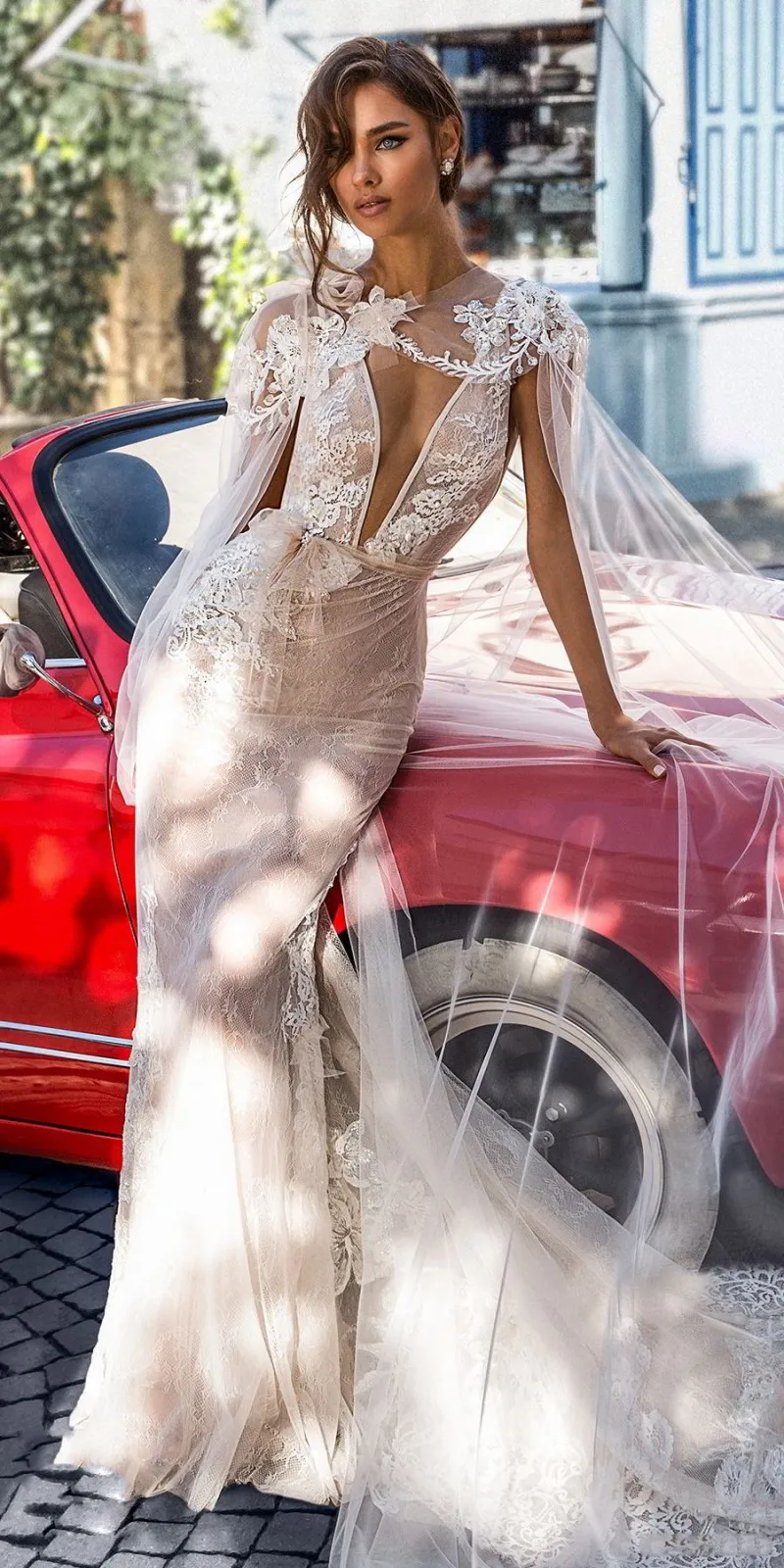 Elihav Sasson Mermaid Wedding Dresses V Neck Backless Lace Wedding Gowns With Capes abiti da sposa Wedding Dress