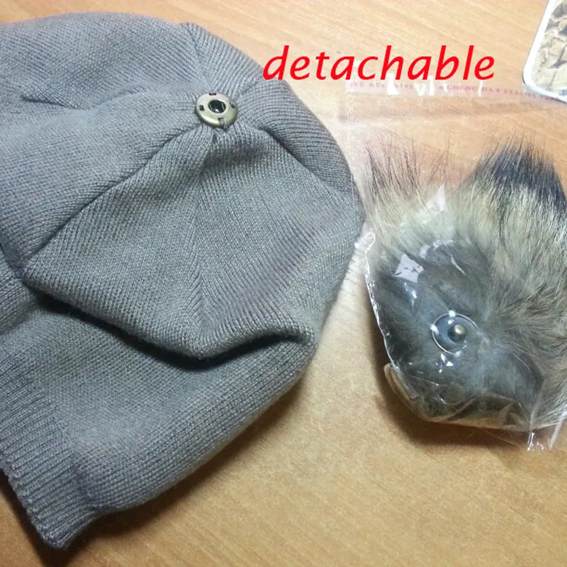 Femmes chapeaux en tricot en laine d'hiver Pompom Beanie Natural Fox Fur Pompons Chapeau Couleur solide Chapeau causal Cap D181101025156968