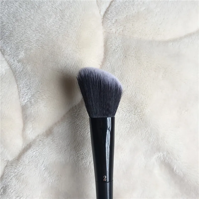 KVD Lock-It Angled Powder Blush Contour Brush #2 _ 3