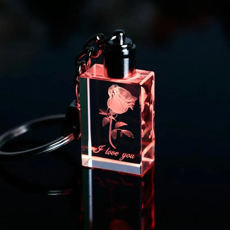 Nuovo stile personalizzato inciso al laser 3D fiore rosa cristallo LED portachiavi a forma di cubo portachiavi regalo2711