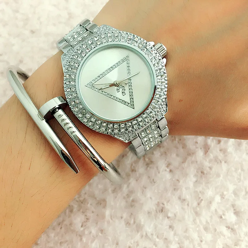 Montre-bracelet à quartz pour femmes et filles, marque de mode, style triangle en cristal, cadran en acier, bracelet métallique, GS6831-1283v