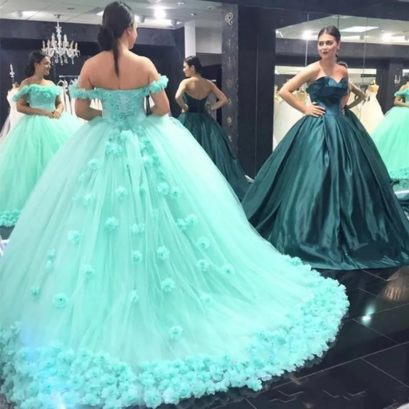 2020 Quinceanera Dresses Ball Gown Off Shoulder 3D Rose Hand Made Flowers Mint Green Lace Sweep Train Puffy Tulle Party Prom Evening Gowns