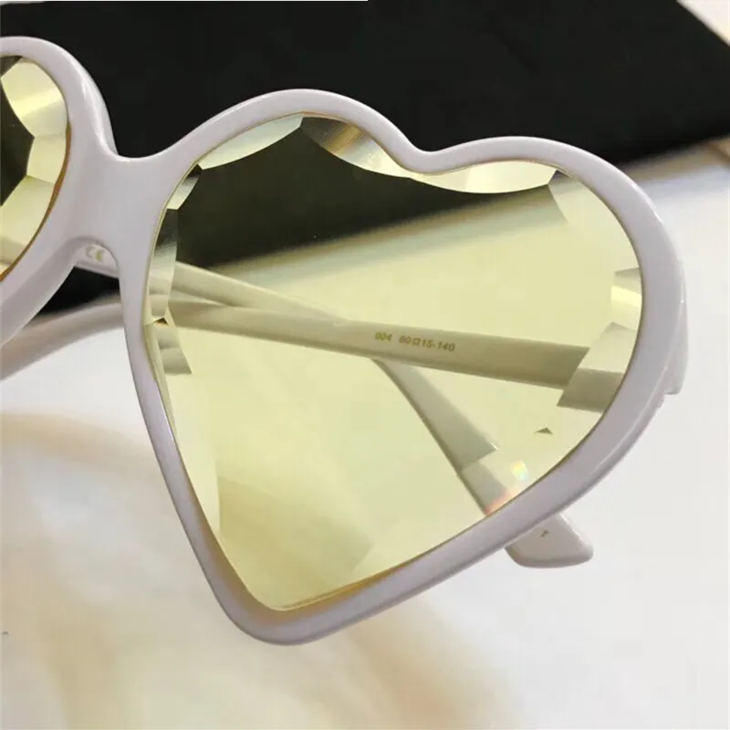 0360 occhiali da sole donne popolari telaio cardiaco Modello di moda UV Protection Lens Scherum di alta qualità Vieni con Case Selling262F