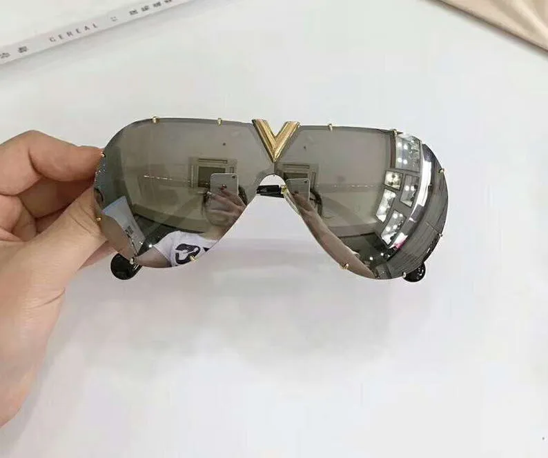 النظارات الشمسية التجريبية الكلاسيكية للرجال الذهبية الرمادية المظللة Sonnenbrille Fashion Sun Glasses Gafas de Sol New with Box246C