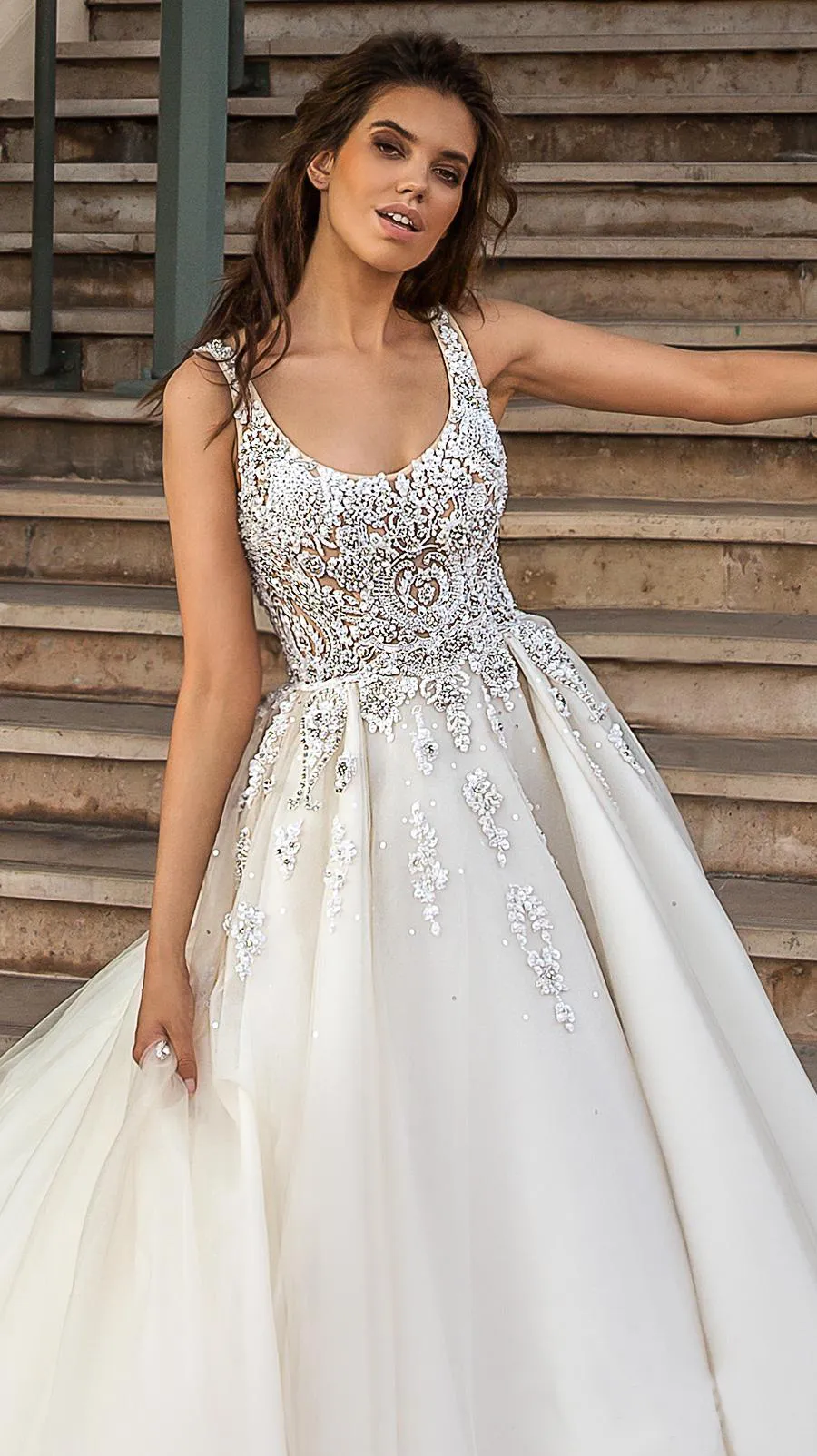 Elegant Square A-Line Wedding Dresses Luxury Arabic Crystal Backless Sleeveless Garden Bridal Gowns Plus Size Custom Made Vestidos De Noiva