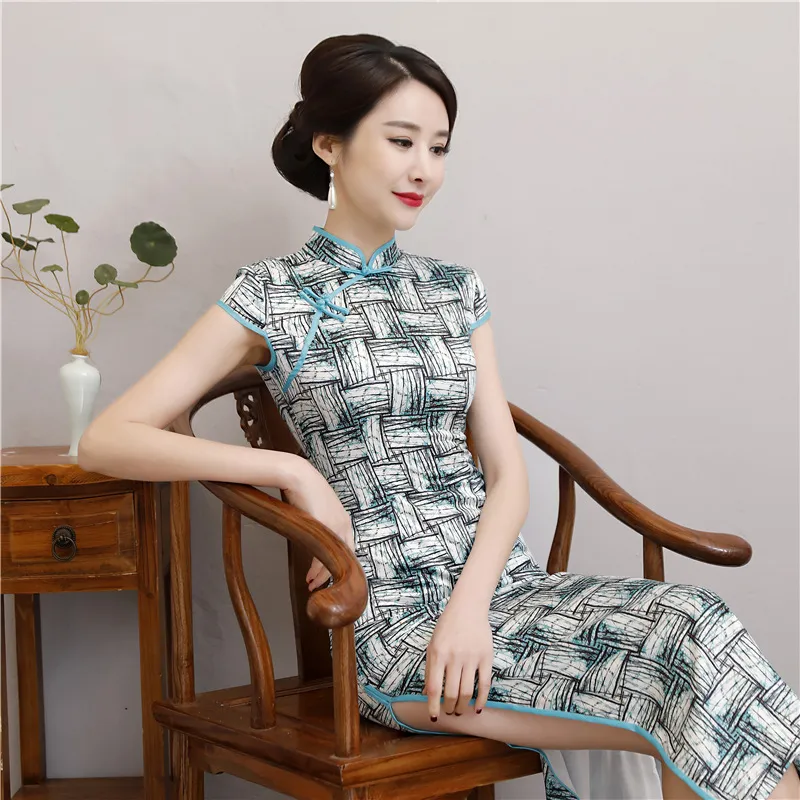 2020 Sexy Silk Chinese Cheongsams Long Printed High Neck Split Sheath Party Formal Gowns Vintage Women Elegant Cheongsam Dresses