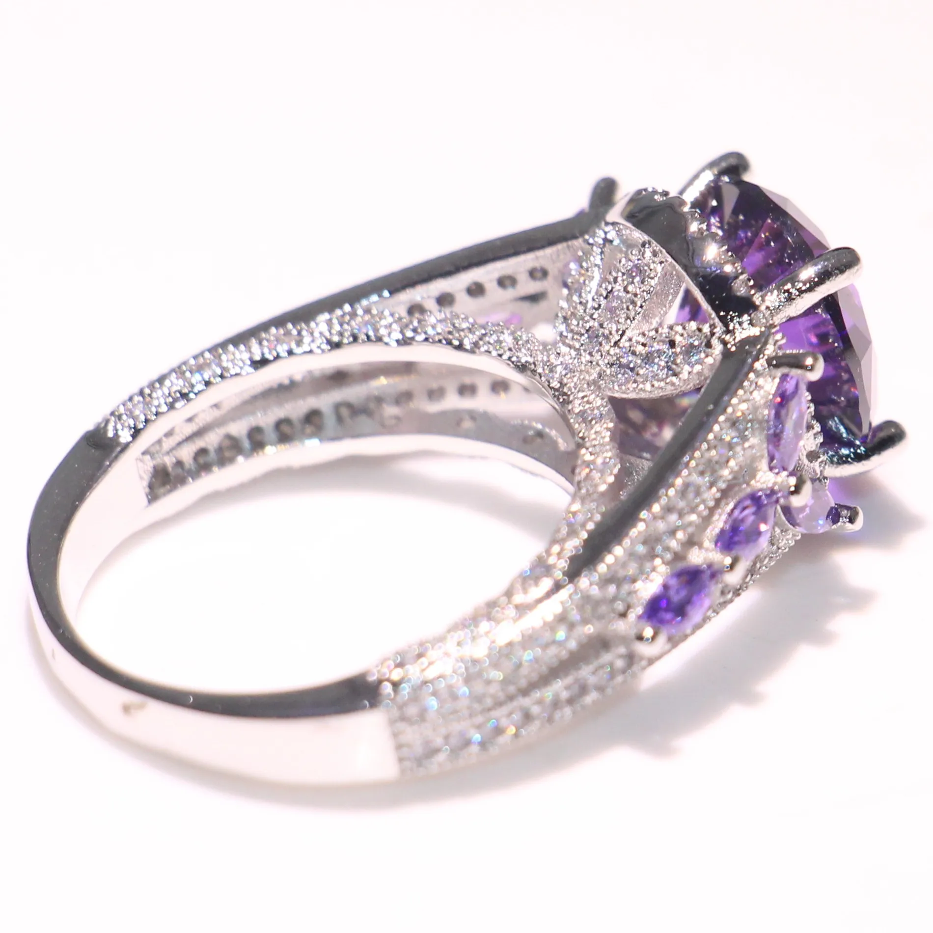 Victoria Wieck Luxury Jewelry 925 Sterling Silver Round Cut Amethyst Cz Diamond GemStones New Women Wedding Corwn Band Ring för LO294I