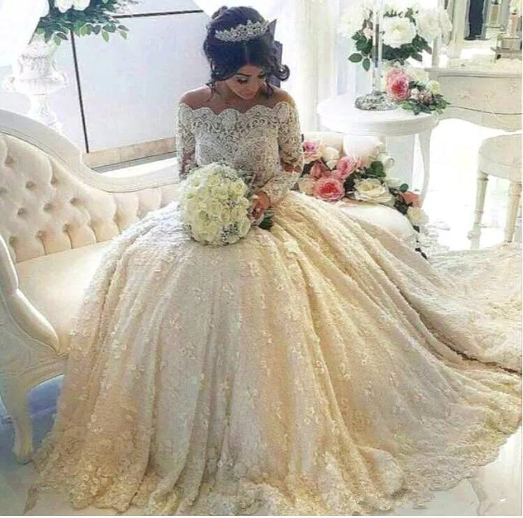 Elegant Winter Bateau Neck Sheer Long Sleeves Lace Ball Gown Wedding Dresses Beaded Pearls Chapel Train Wedding Bridal Gowns