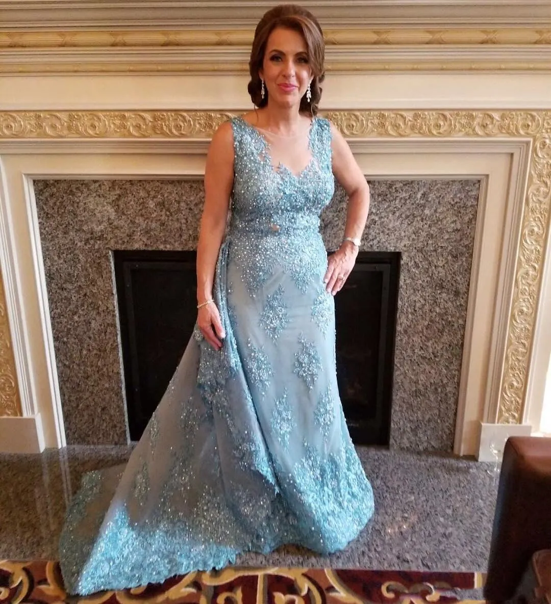 Beaded Mother of the Bride Lace Dresses Light Sky Blue Formal Mother Lace Evening Gowns Wedding Party Dress Sequined Elegant Lady Lace Gowns