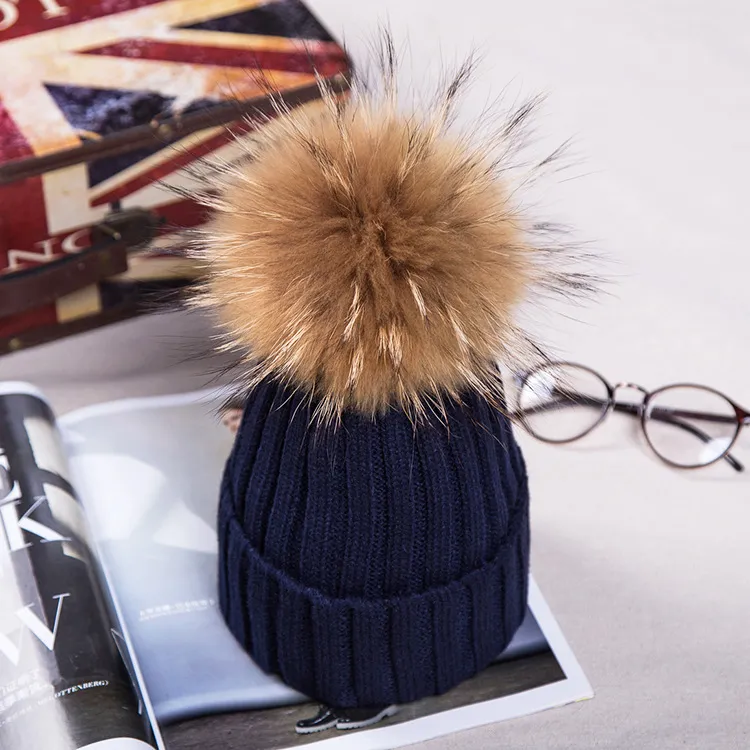 2018 Brand Hiver Hat for Women High Quality Beons Cap Real Raccoon Fur Pompom Femmes Chapeaux Bonnet Femme Girls Casual Hat S10201320955