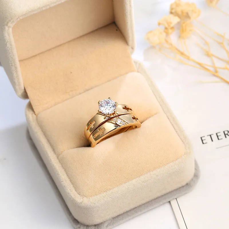 2018 new fashion simple and elegant zircon jewelry couple ring engagement party jewelry wedding ring retail whole261k