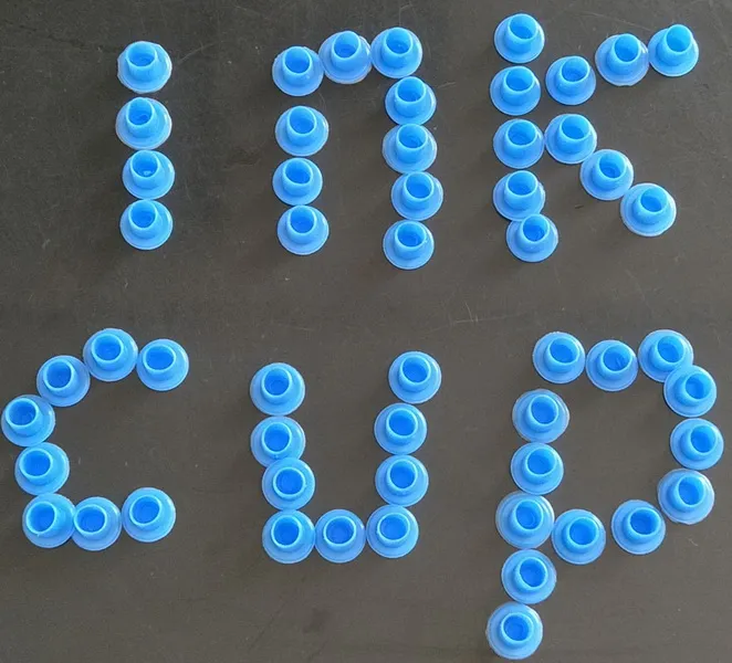 Yeni Varış Toptan-Mavi DÖVME MÜREKKEP CUPS Caps Pigment Malzemeleri Küçük Boyutu Dövme Malzemeleri Makine Kitleri Için 1000 adet