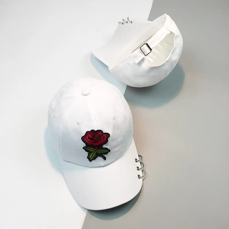 COKK Rode Roos Bloem Baseball Cap Dames Effen Kleur Snapback Cap Met Metalen Ringen Vader Hoed Vrouwelijke Hip Hop Zonneklep 2018 Zomer9725695