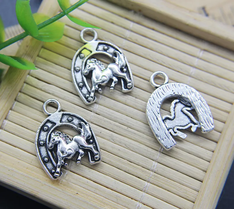 Entier 30 pièces cheval fers à cheval alliage breloques pendentif rétro fabrication de bijoux bricolage porte-clés pendentif en argent ancien pour Bracelet Earrin241p