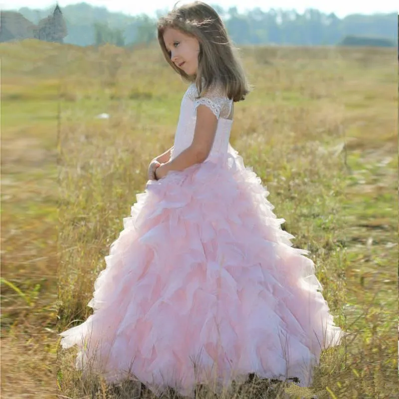 Симпатичные розовый тюль слоистых оборками линии цветок девушки платья с коротким рукавом кружева принцесса свадебные платья для детей прекрасные девушки платья