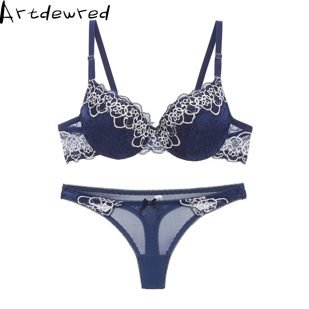 Hot 2018 Sexy Brassiere Brodé Sous-Vêtements ABC Cup Nouvelle Bonne Qualité Femmes Ensemble Push Up Dentelle Soutien-Gorge String Ensembles Y18101502