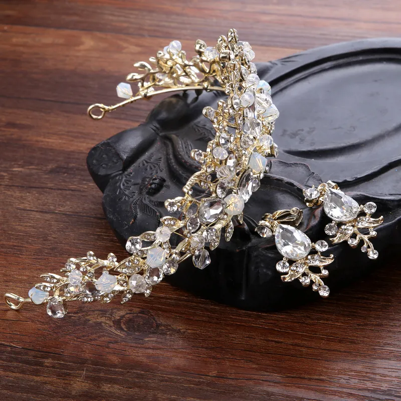2018 Luxuriöse rosa Brautkrone, glitzernde Perlenkristalle, königliche Perlen-Hochzeitskronen, Seidenblumen-Braut-Haarschmuck, Tiara de noiv285t