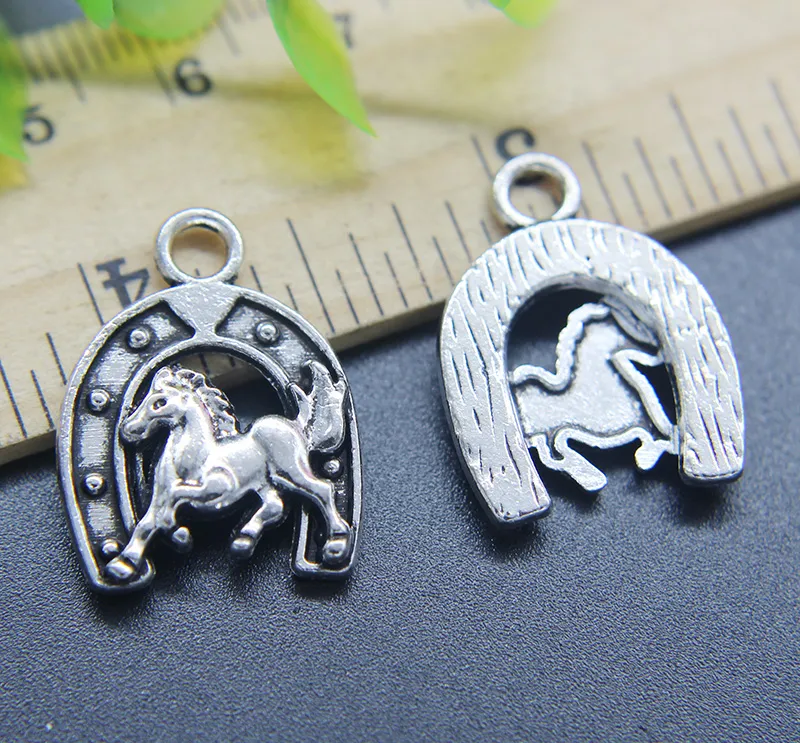 Entier 30 pièces cheval fers à cheval alliage breloques pendentif rétro fabrication de bijoux bricolage porte-clés pendentif en argent ancien pour Bracelet Earrin241p