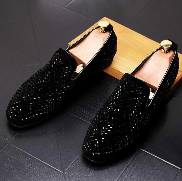 Stil Erkekler Yeni Loafers Sier Siyah Elmas Rhinestones Çivili Moda Perçinleri Ayakkabı Düğün G