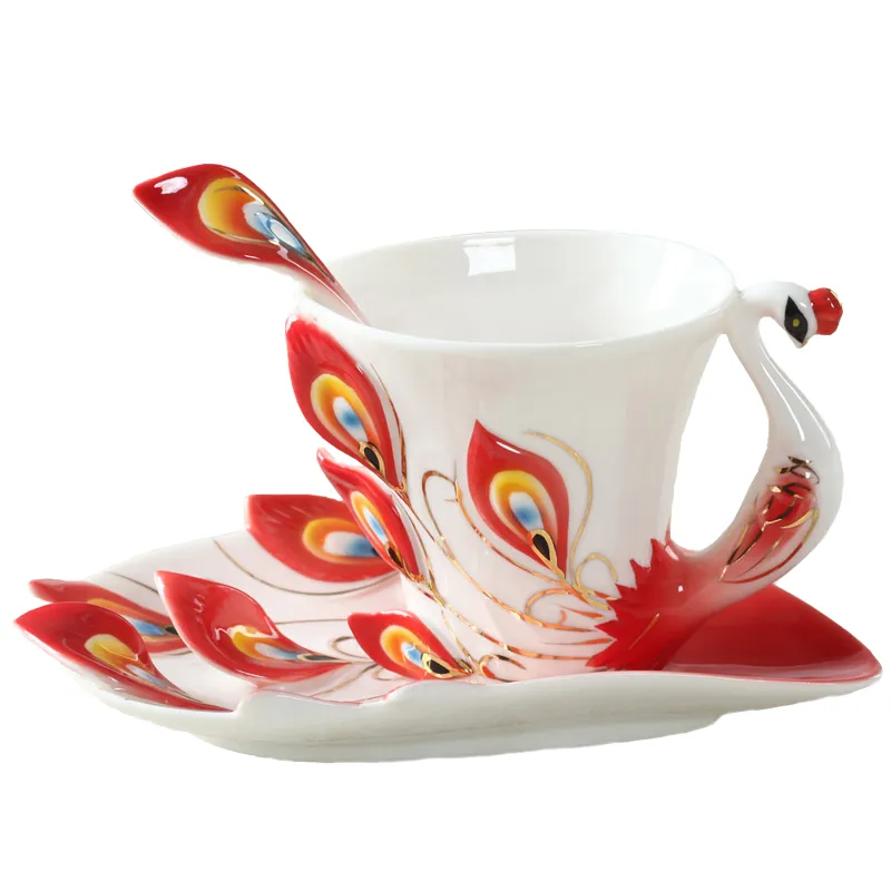 Nuovo design Pavone Tazza di caffè Tazze creative in ceramica Bone China Tazza di porcellana smaltata a colori 3d con piattino e cucchiaio Set da tè caffè328c