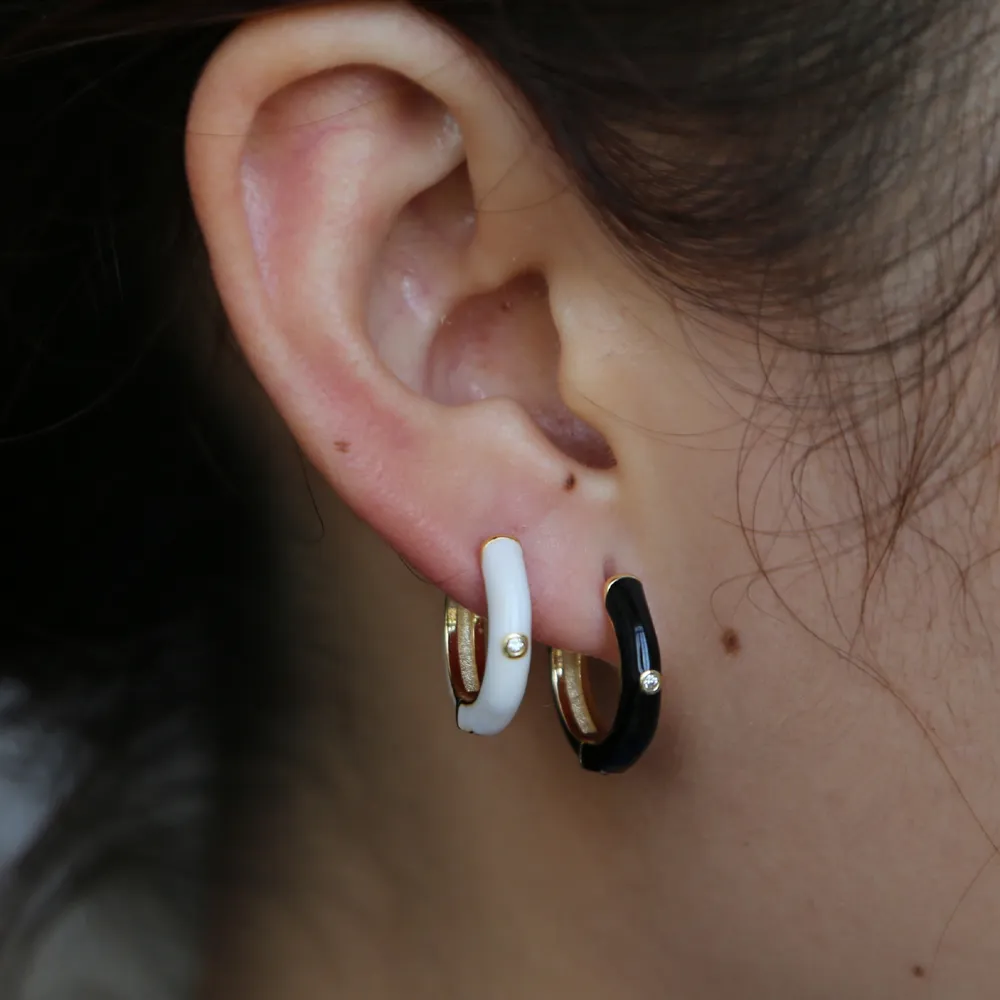 Petites boucles d'oreilles en forme de cerceau, blanc, noir, rouge, multicolores, avec émail coloré, à la mode, cadeau pour femmes, bijoux, boucles d'oreilles 2711