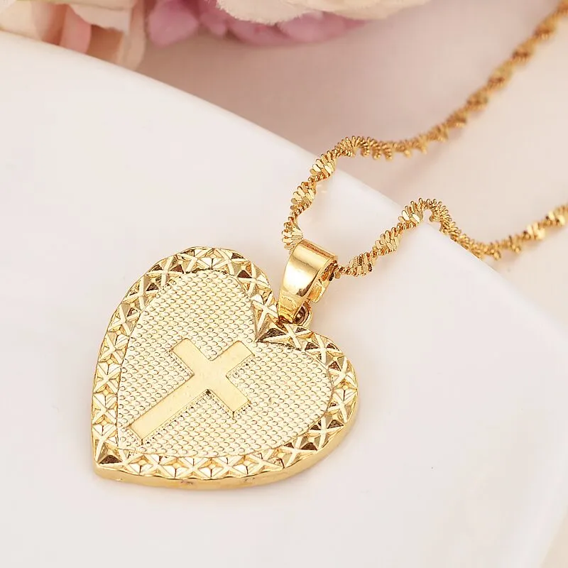Bijoux de croix de coeur