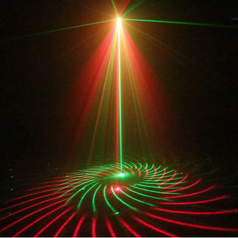 Nowe świąteczne światło na świeżym powietrzu Laser 24 Wzory świąteczne Garland Laser Projektor Wodoodporny lampki świąteczne z zdalnym Con343Z