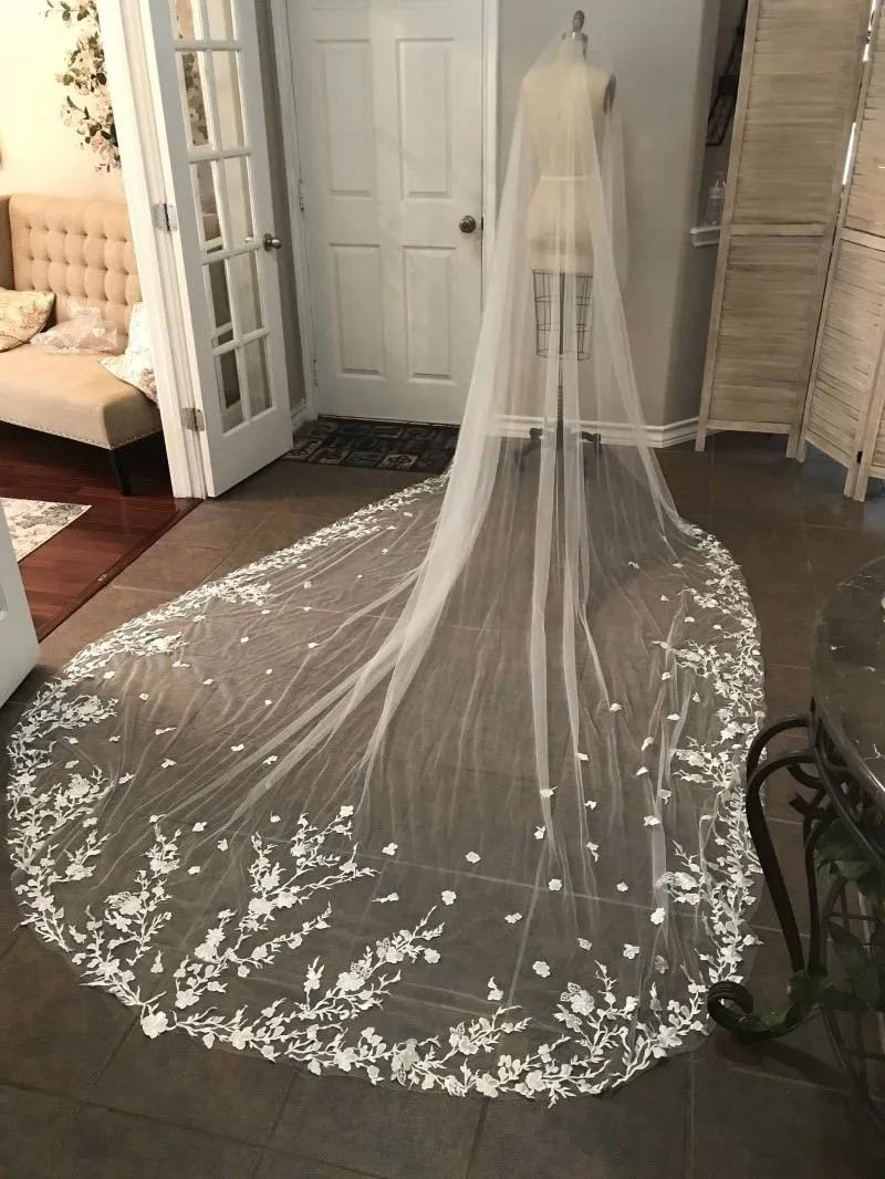 Bianco avorio Cattedrale lunghezza superiore Appliqued merletto 3m lungo da sposa veli Con Free pettine 2019