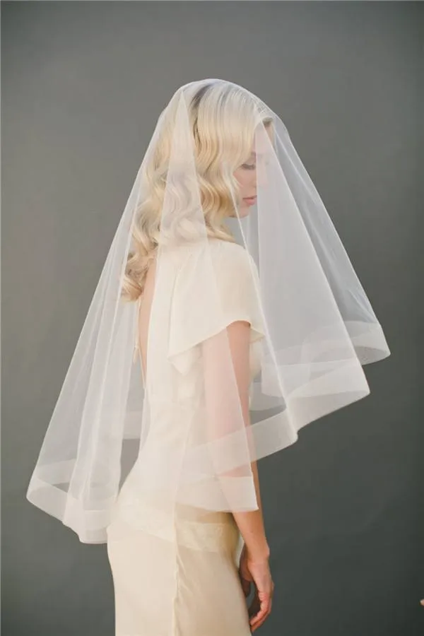 Voile de mariage à fard à joues ivoire bon marché, en Tulle doux, une couche longue, voile de mariée blanc cathédrale avec Comb236n