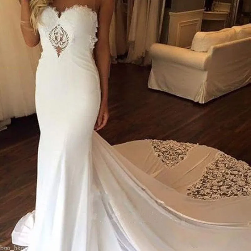 Abiti da sposa hot slim senza schienale a sirena Abiti da sposa sexy con applicazioni in pizzo con collo trasparente e abiti da treno con cappella