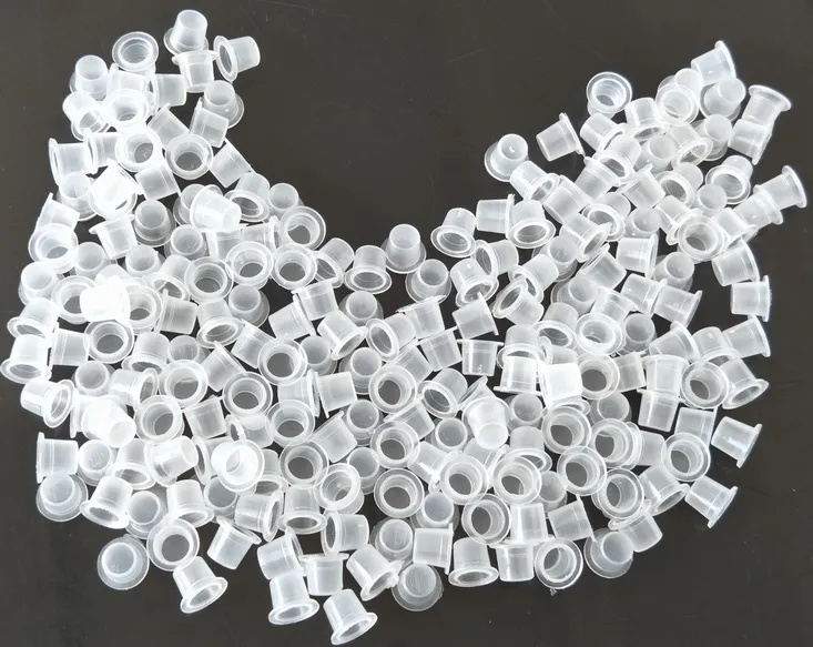 Beyaz 500 adet 8mm Küçük Boyutu Profesyonel Dövme Mürekkep Bardak Kapaklar Plastik Şeffaf Pigment Kupası Kap Dövme Makinesi Aksesuar