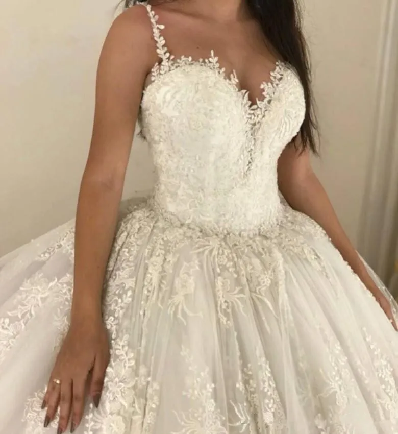 Spaghetti Strap Sexy Dresses Lace Appliques Country Plus Size Bridal Gowns Dubai Saudi Arabic Sweep Train Wedding Dress