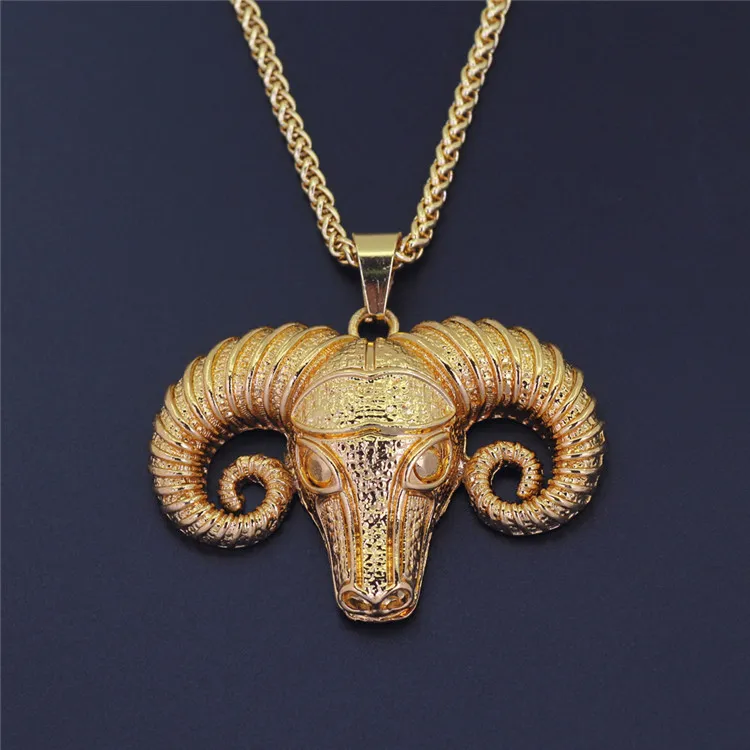 Collier pendentif à tête de mouton de couleur de chèvre en or