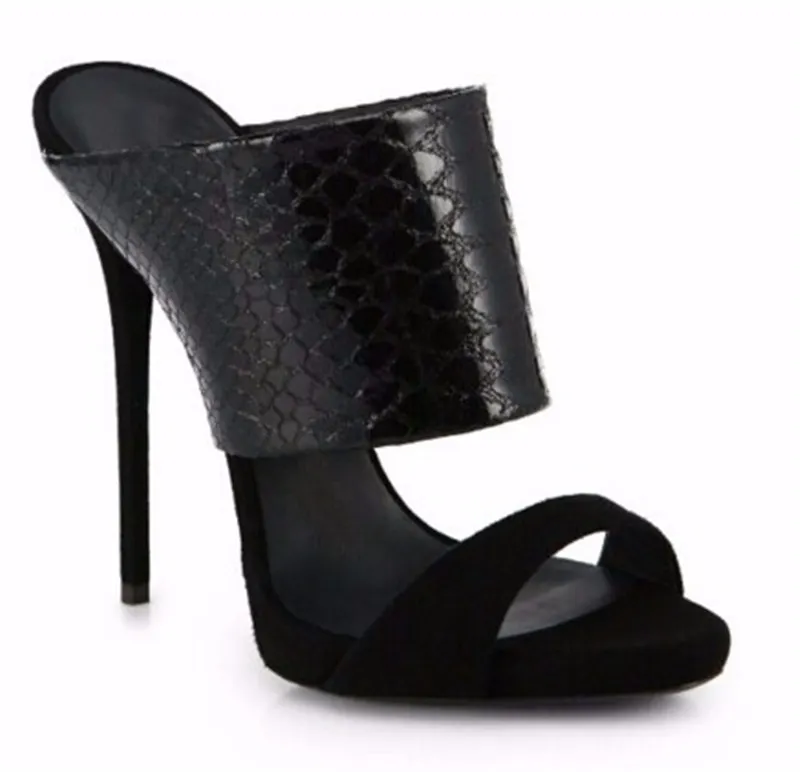 Des femmes de qualité mode ouverte ouverte or slipper en cuir stiletto noir sier high talons sandals chaussures de rue