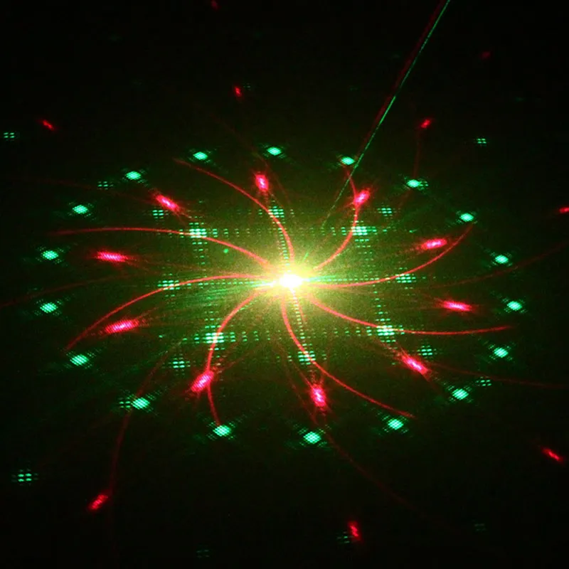 Nowe świąteczne światło na świeżym powietrzu Laser 24 Wzory świąteczne Garland Laser Projektor Wodoodporny lampki świąteczne z zdalnym Con343Z