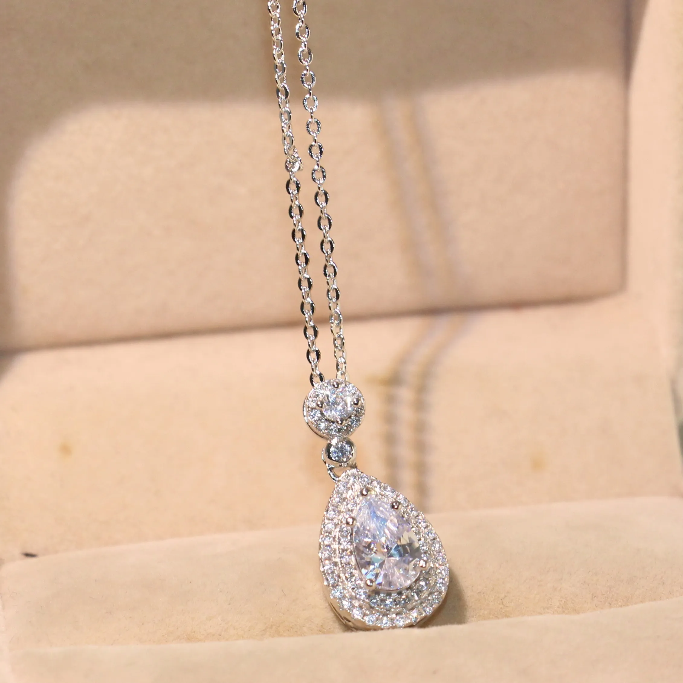 Top Selling Whole Professional Luxury Jewelry Water drop Necklace 925 Sterling Silver Pear Shape Topaz CZ Diamond Pendant For 2978