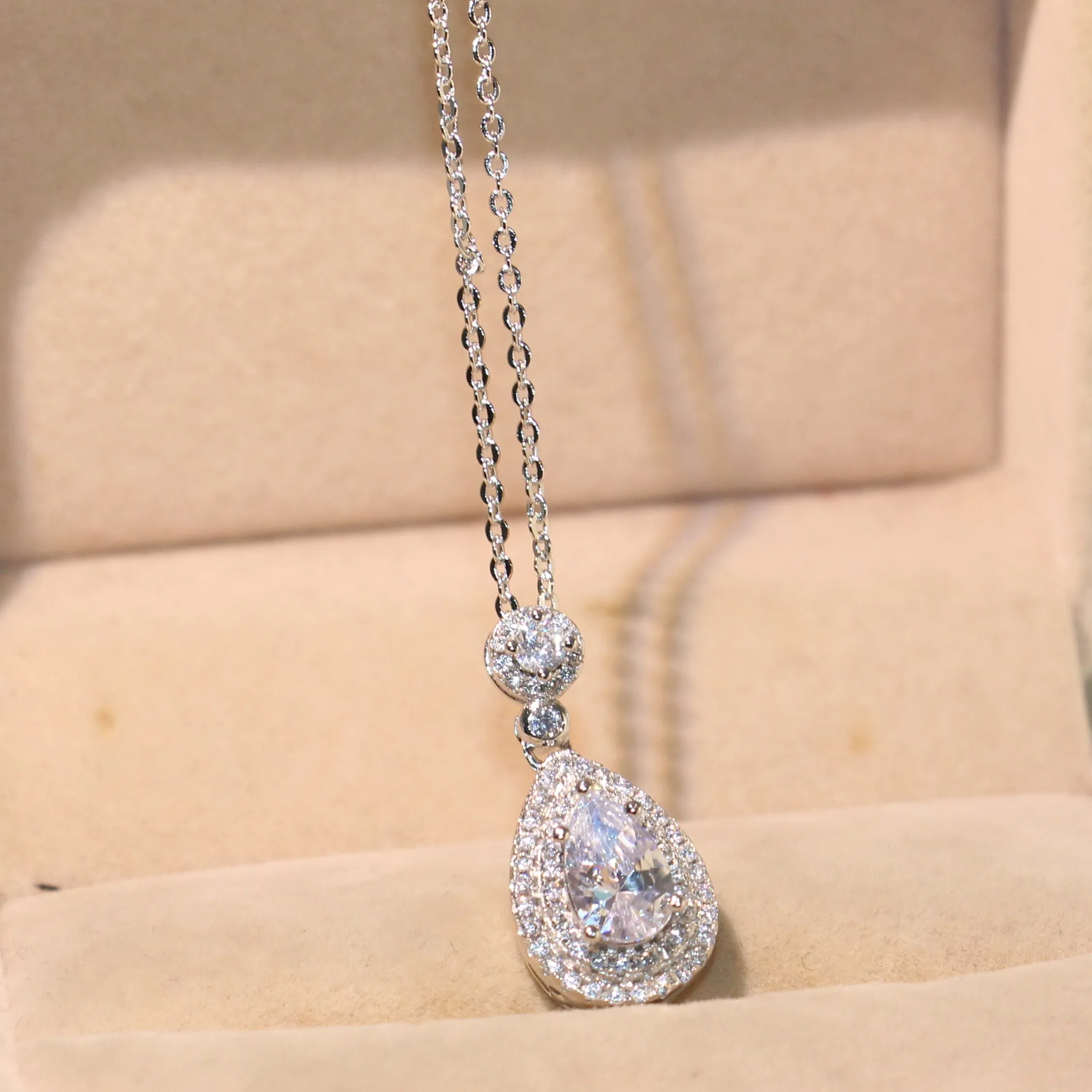Top Verkauf Ganze Professionelle Luxus Schmuck Wasser tropfen Halskette 925 Sterling Silber Birne Form Topas CZ Diamant Anhänger Für 2978