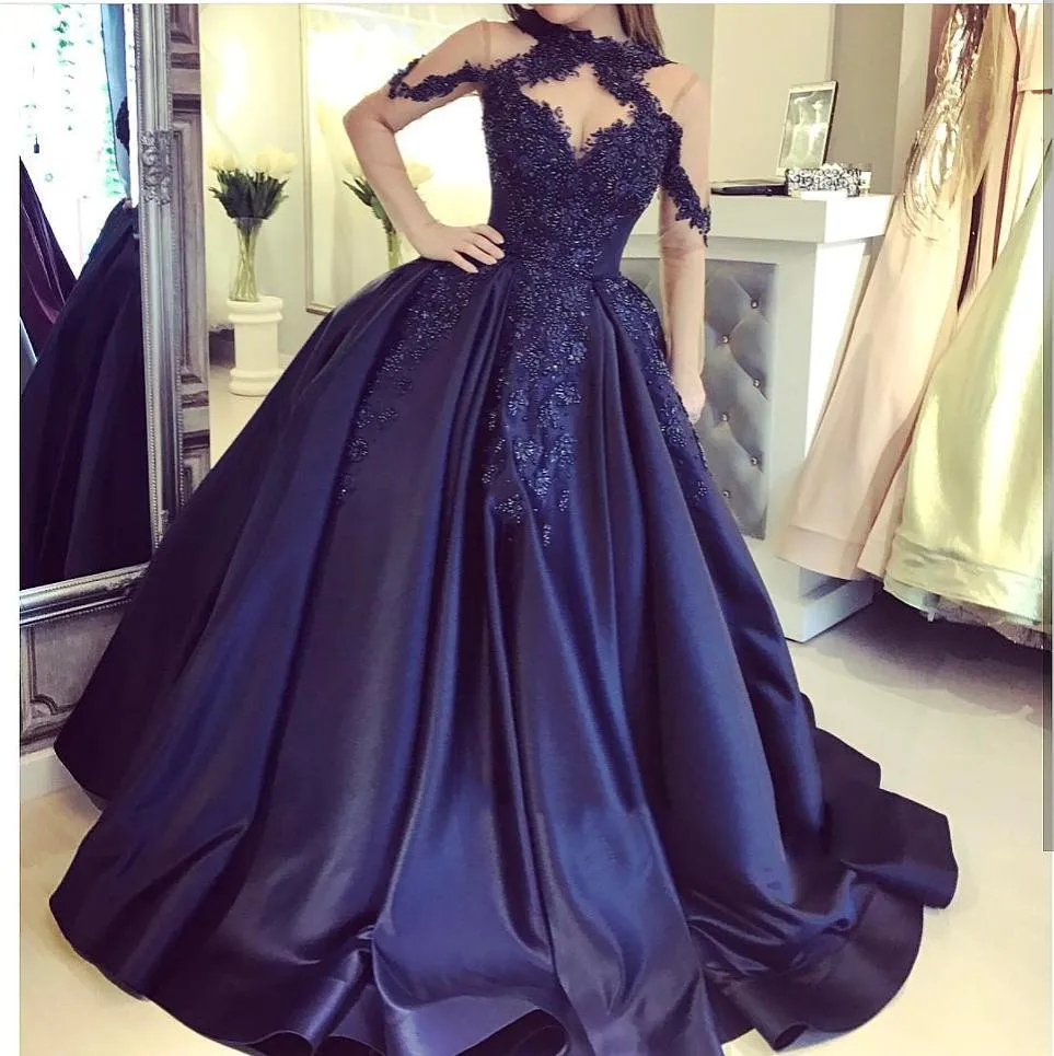 Navy Blue Ball Gown Prom Dresses Beaded Halter Neck Long Sleeves Evening Gowns Appliqued Sweep Train Vestidos De Fiesta Satin Formal Dress