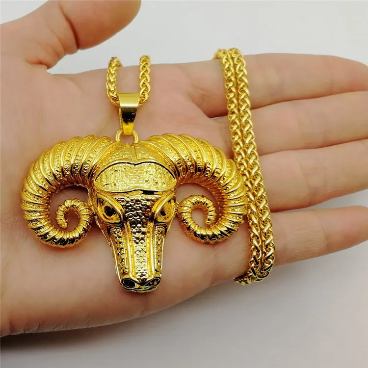Collier pendentif à tête de mouton de couleur de chèvre en or
